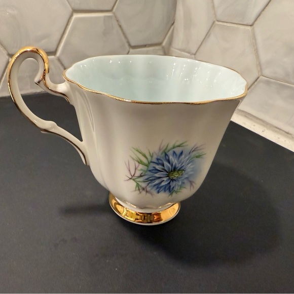 Royal Adderley Bone China Blue Floral Delicate ‘Love In A Mist’ Teacup & Saucer - Picture 4 of 6